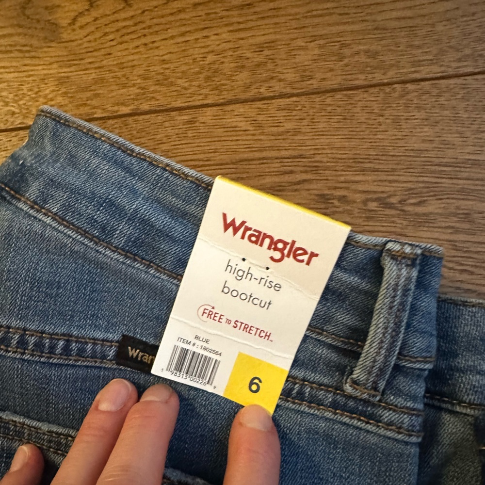 Jeans - Picture 2 of 3